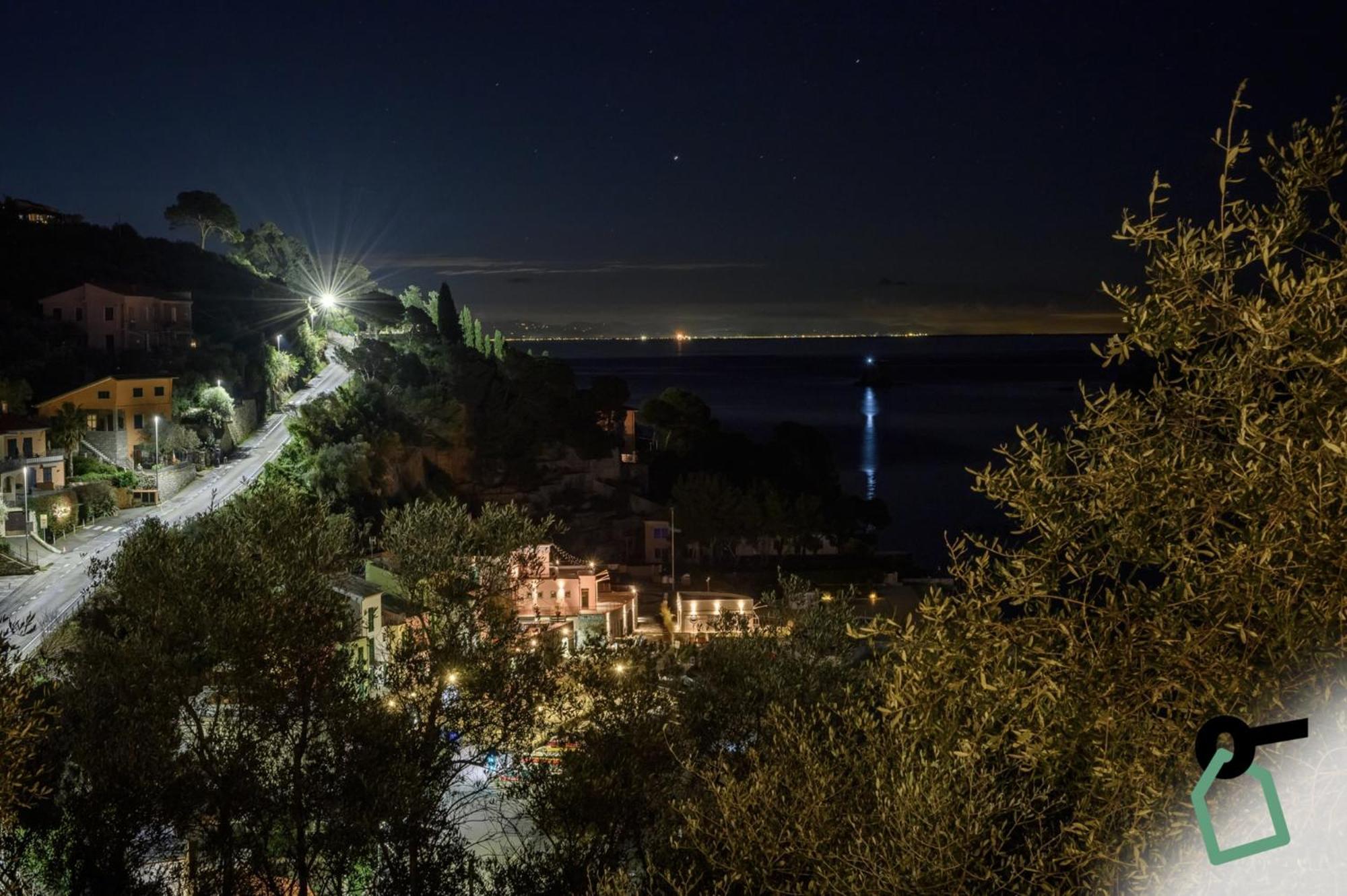 Hotiday Room Collection - Porto Venere Bagian luar foto