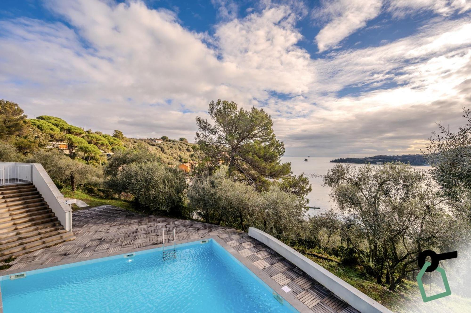 Hotiday Room Collection - Porto Venere Bagian luar foto